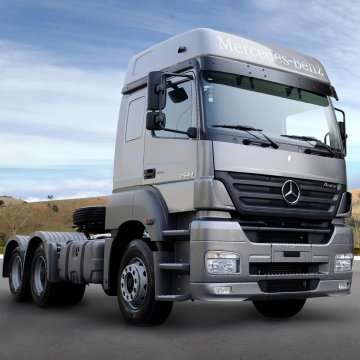 Hidrolik pada truk Mercedes dengan tangki aluminium.