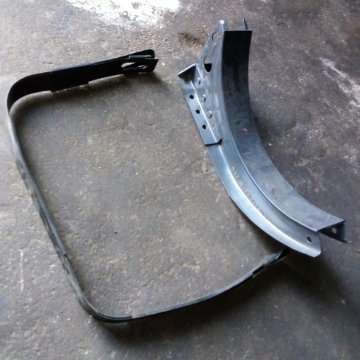 Bracket untuk tangki bahan bakar Volvo