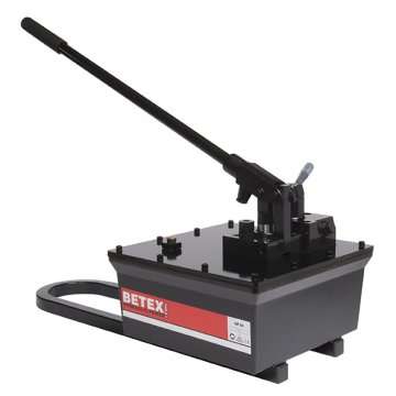 Pompa tangan Betex HP seri 80 yang terbuat dari baja.