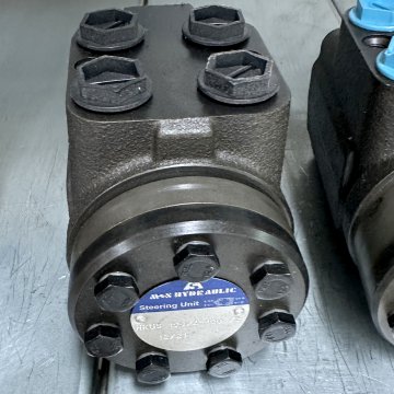 Pompa dosis untuk traktor Case 5164616/ Hydro-pack HKUS 100/4-100.