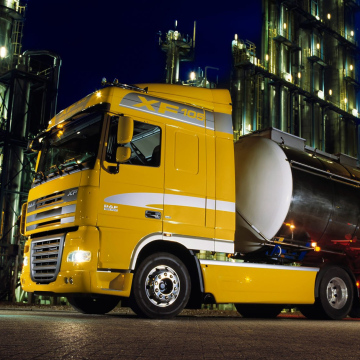 Set hidrolik untuk truk dengan tangki plastik berkualitas tinggi.